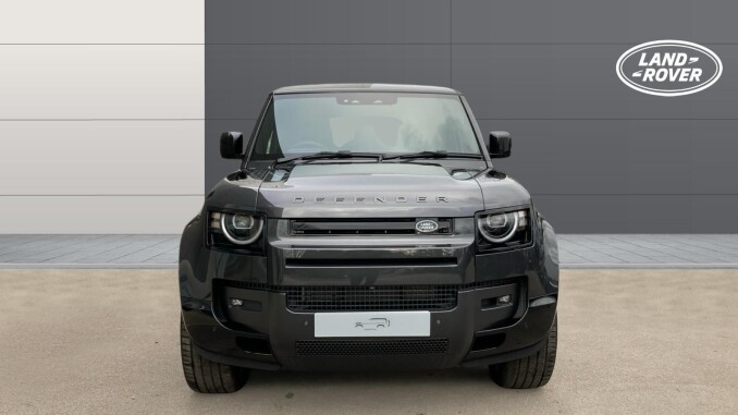 Land Rover Defender 3.0 D350 X-Dynamic HSE 130 5dr Auto Diesel Estate - Image 7